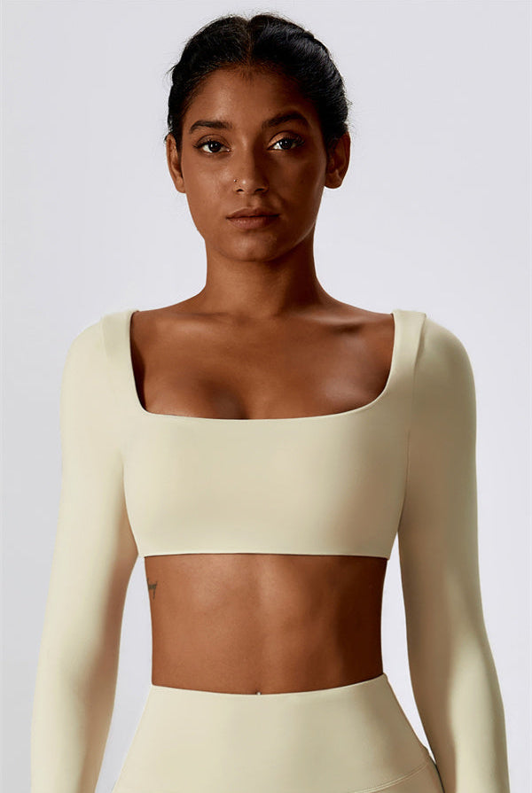 Crop Top Diuna — kobiecy top treningowy z szerokim dekoltem