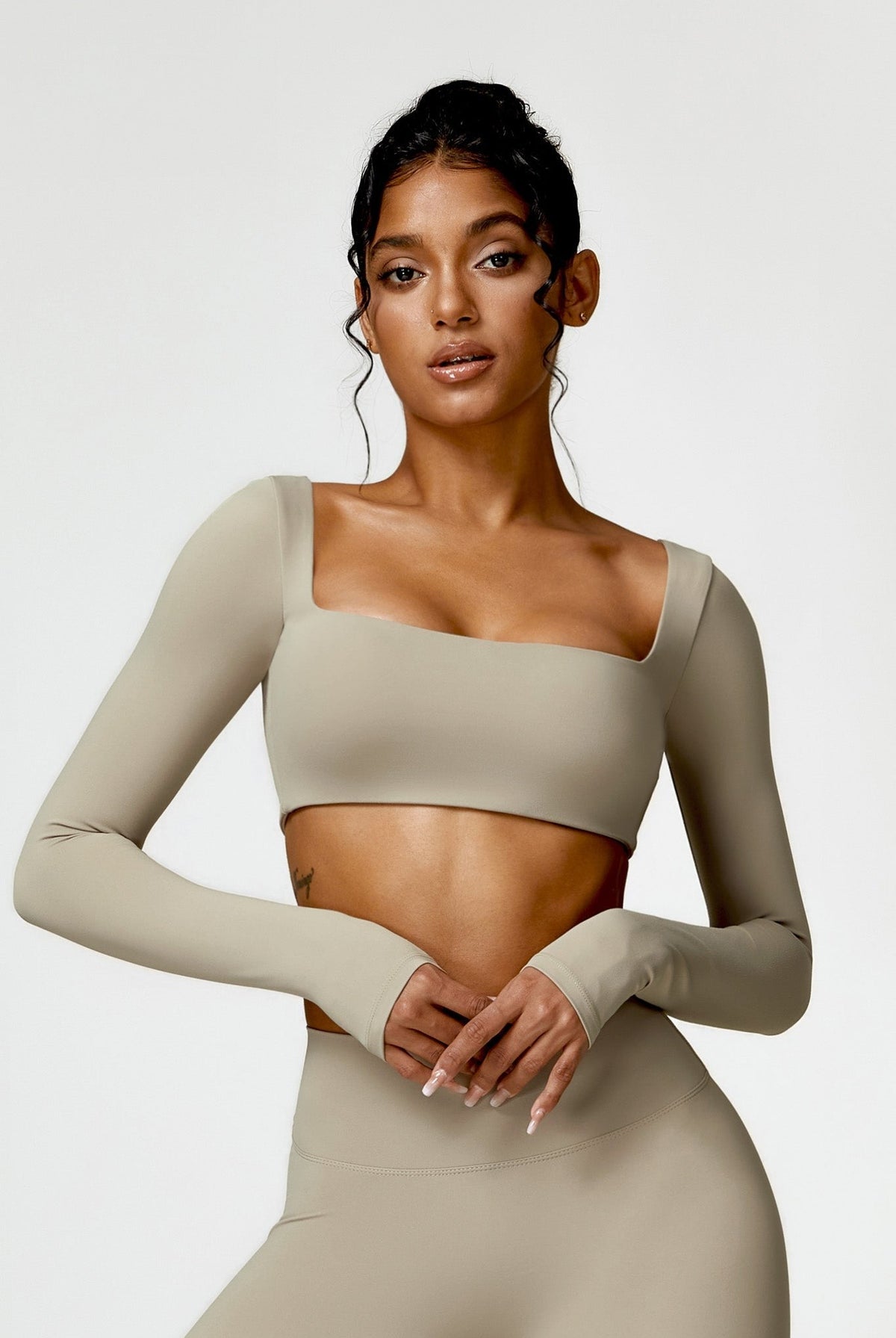 Top Exotic — egzotyczny top treningowy